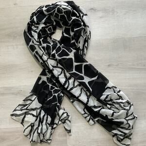 Womens Square Scarf Giraffe Print black and White 60 x 45